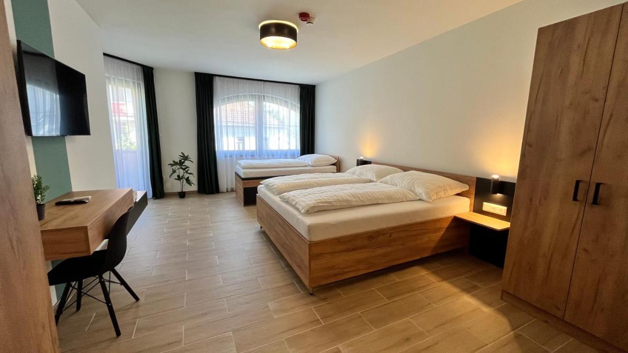 Rezidex Apartmanhaz Szeged Buitenkant foto