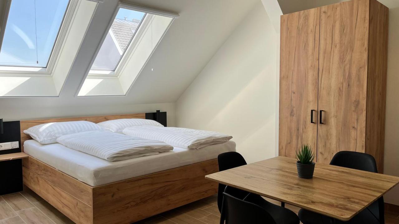 Rezidex Apartmanhaz Szeged Buitenkant foto