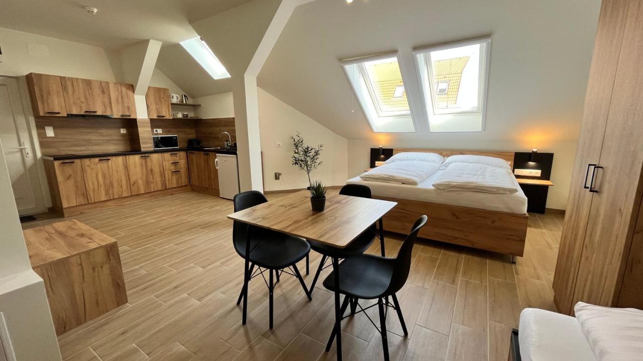 Rezidex Apartmanhaz Szeged Buitenkant foto